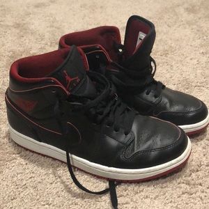 Jordan One’s Black Mountain Bred; M sz 8; Jordan 1